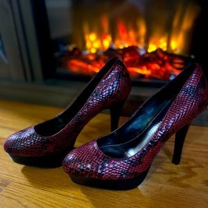 Snake skin pumps